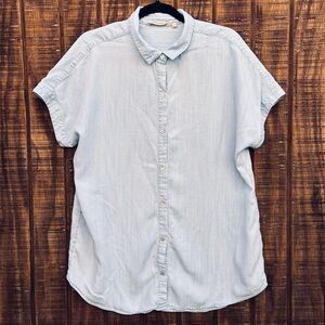 Soft Surroundings Chambray Light Blue Denim Button Up Shirt